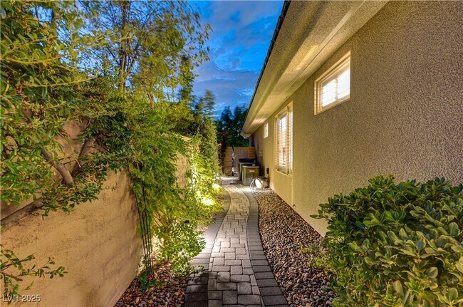 Building Photo - 105 Fountainhead Cir