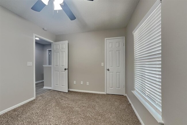 Building Photo - 5 Regency Ct