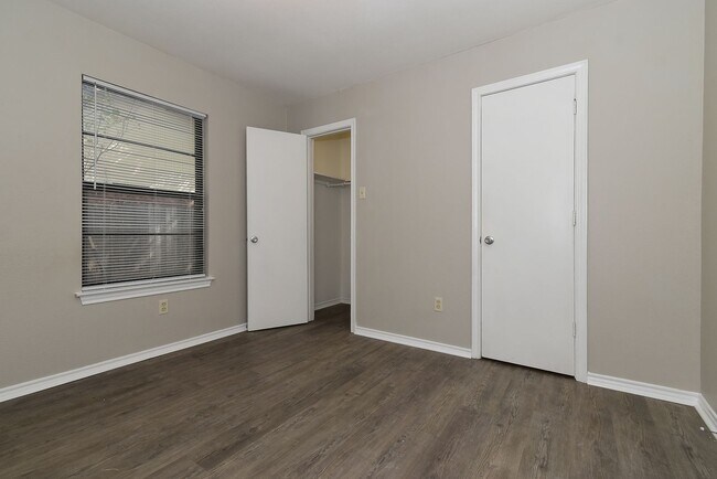 Building Photo - PEPERPORT.3914/3916