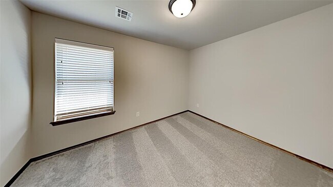 Building Photo - 5520 Cheyenne Rd