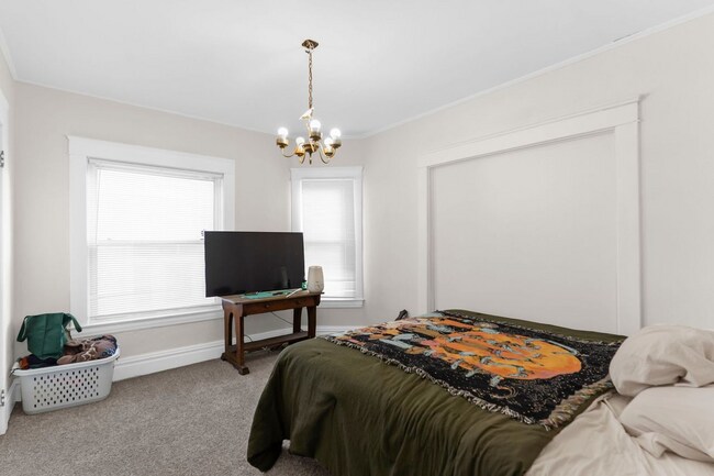 Building Photo - 826 Michigan Ave