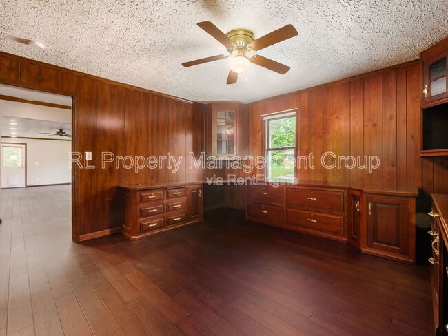 Building Photo - 2517 Minerva Lake Rd