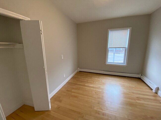 Building Photo - 139 Bowdoin St