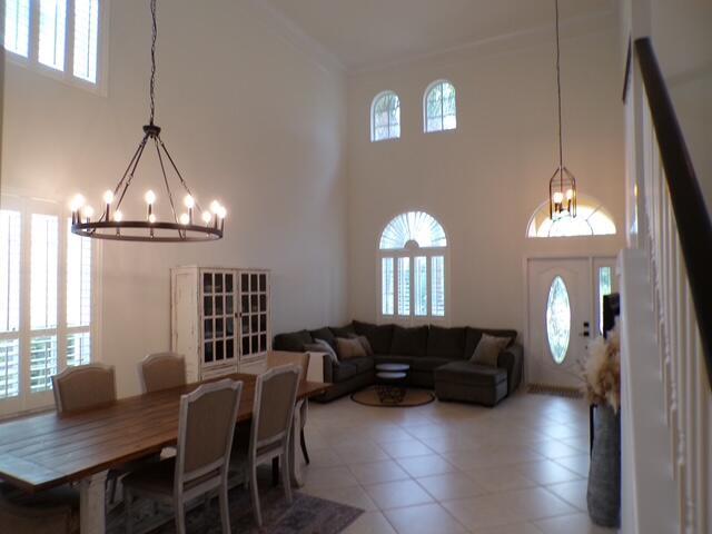 Building Photo - 4015 NW Deer Oak Dr
