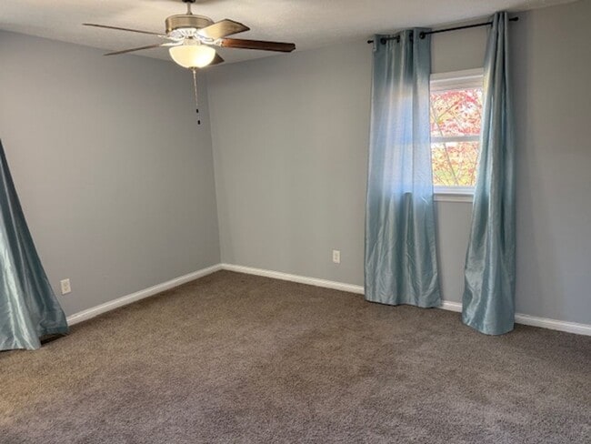 Building Photo - 316 Homeview Dr