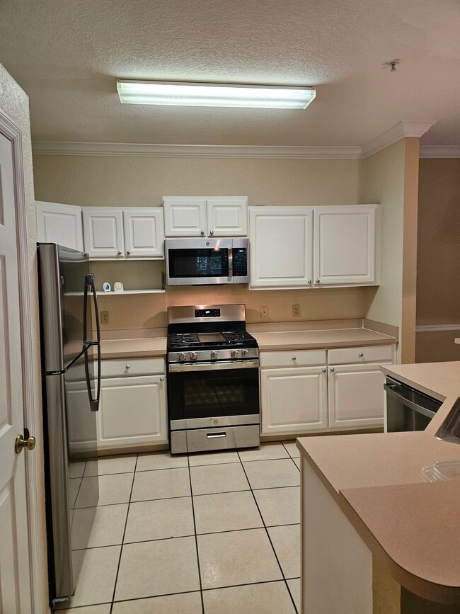Building Photo - 13810 Sutton Park Dr N