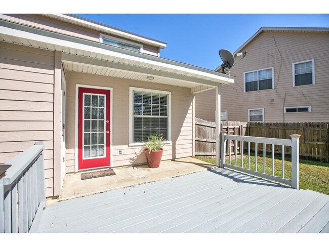 Building Photo - 1330 Pawnee Pointe Ct