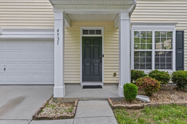 Building Photo - 4531 Dalbeth St