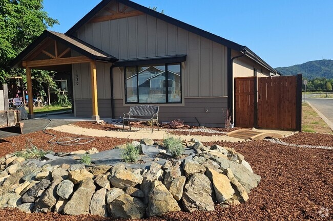 Building Photo - 1520 Molly Ln