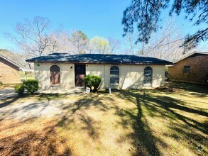 Building Photo - ** 3 Bed 2 Bath located off Wares Ferry rd...