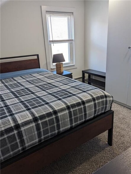 Building Photo - 27 Mt Vernon St