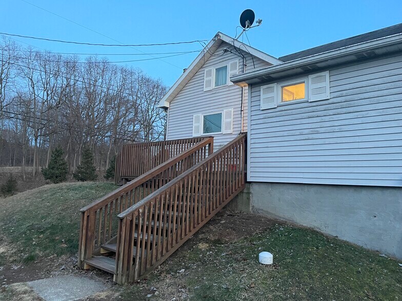 Building Photo - 315 East Brady Rd