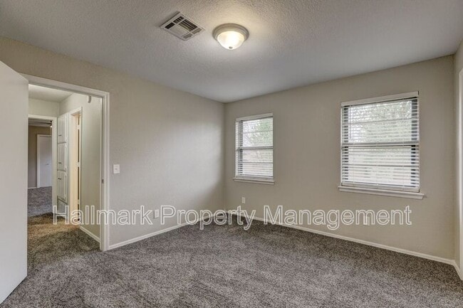 Building Photo - 816 N Briarcliff Dr