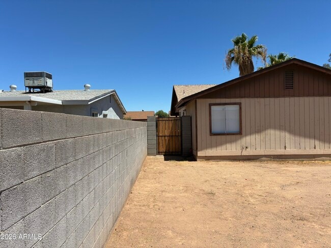 Building Photo - 5915 W Tierra Buena Ln
