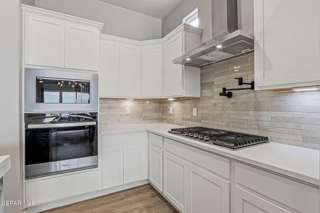 Building Photo - 3740 Model Ln