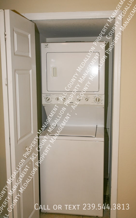 Building Photo - 4614 25th St SW