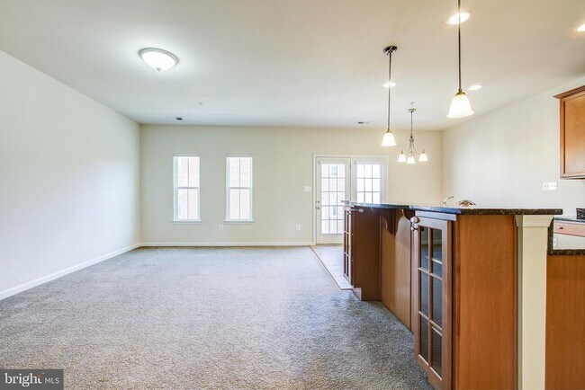 Building Photo - 426 Exchange Avenue