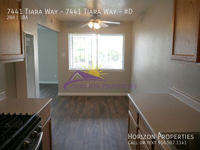 Building Photo - Remodeled 2 Bed 1 Bath 894sqft Second Floo...