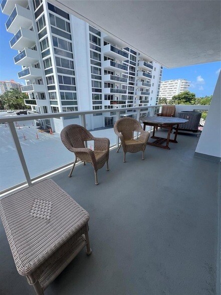 Building Photo - 2701 N Ocean Blvd