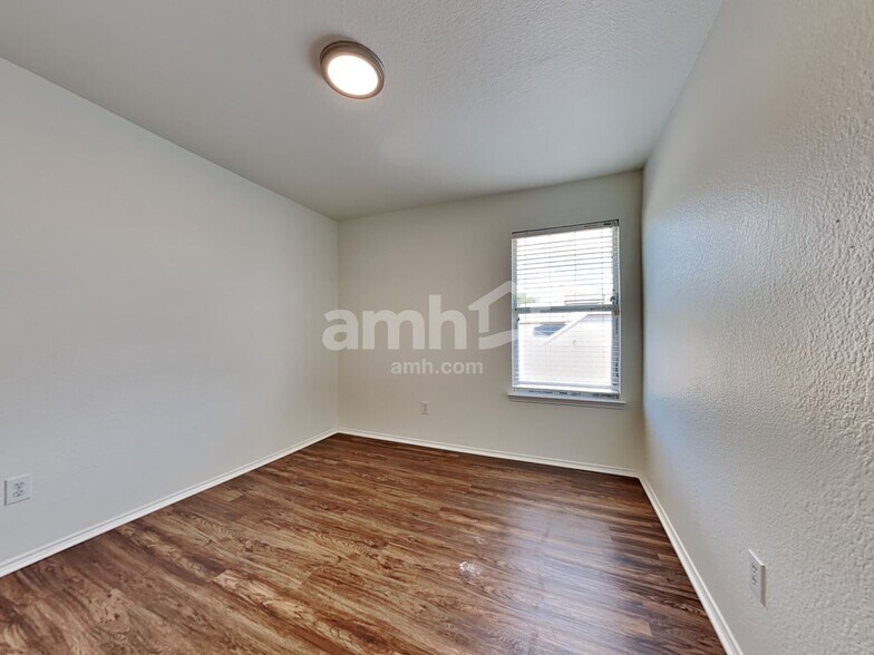 Building Photo - 11741 Cottontail Dr