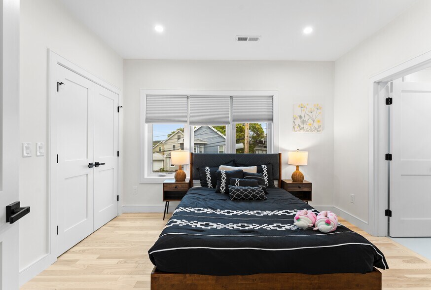 Building Photo - 21 Bolton St