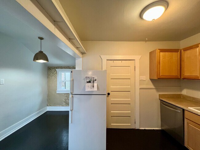 Building Photo - Phinney Ridge Cottage
