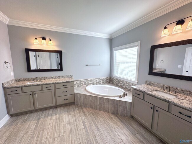 Building Photo - 4260 Sullivan St