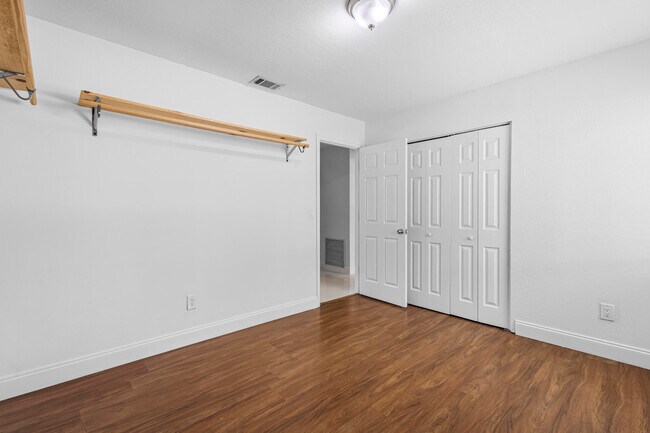 Building Photo - 766 SW Belmont Cir
