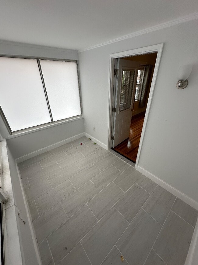 Building Photo - 151 Edinboro St