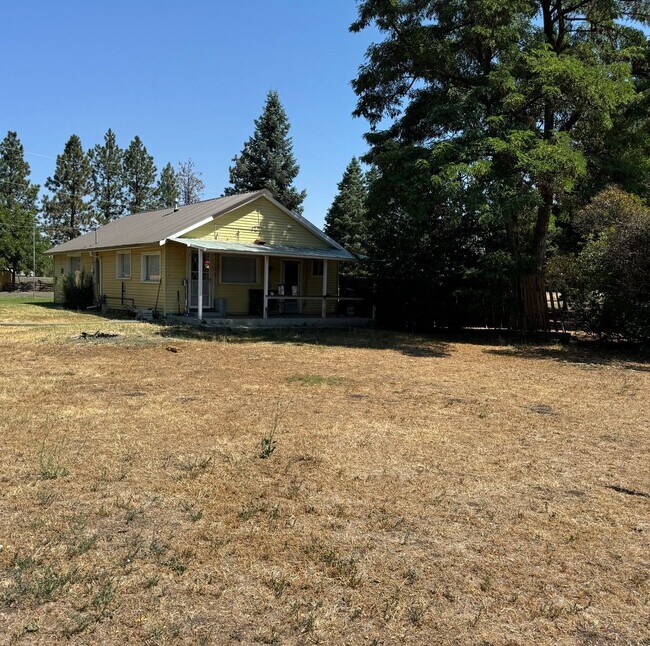 Building Photo - 1008 Lake Ave