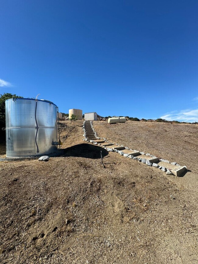 Building Photo - Ranch Style Home Here In the Heart of Perris