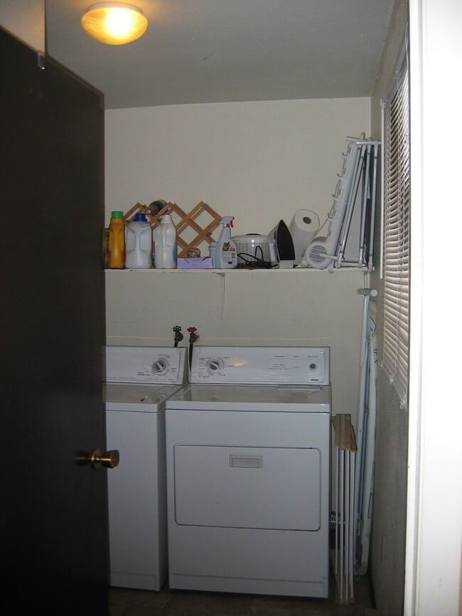 Building Photo - 214PLU