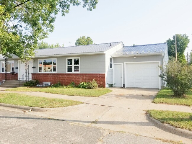 Building Photo - 607 Pine Street, Unit 607