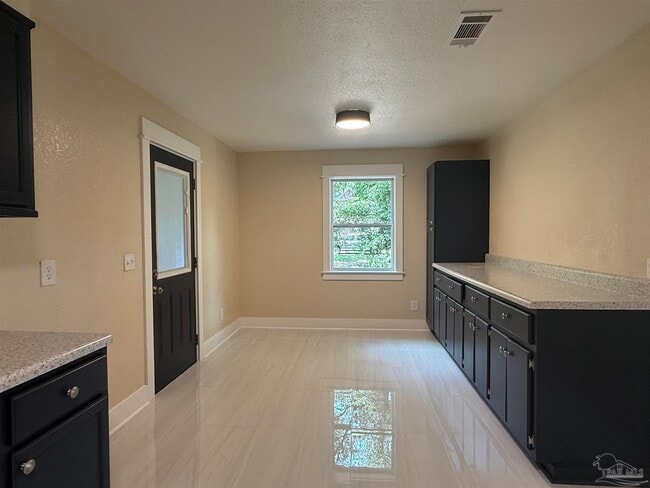 Building Photo - 5837 Berryhill Rd