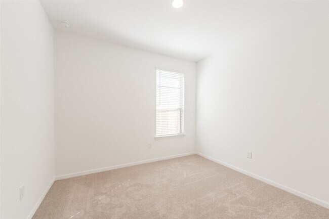Building Photo - 14483 Cedar Ledge Ln