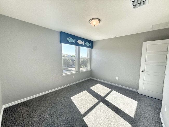 Building Photo - Immaculate Two Story Home in Legend Point ...