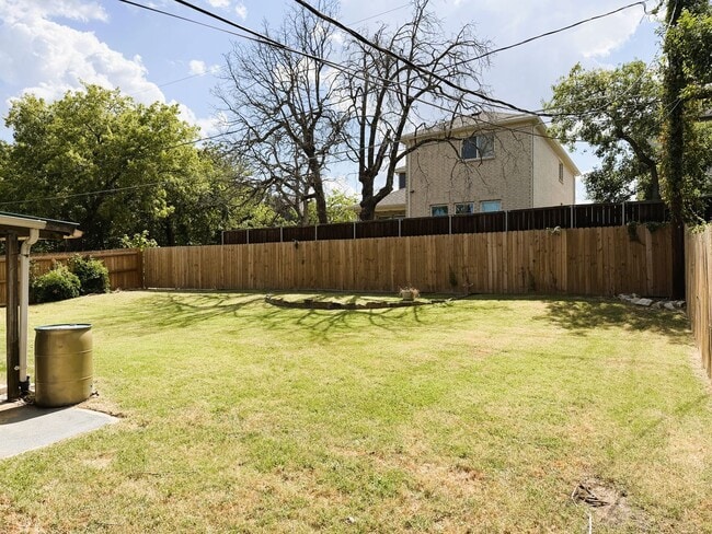 Building Photo - Awesome Freshly Renovated Arlington Home