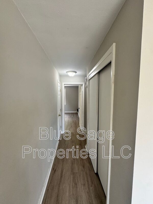 Building Photo - 212 N Wycombe Ave