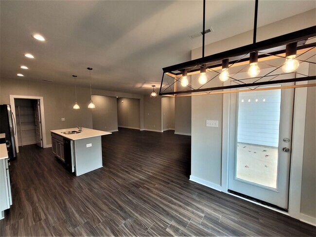 Building Photo - Home for Rent in New Market, AL!!! Available to View with 48 Hours Notice!
