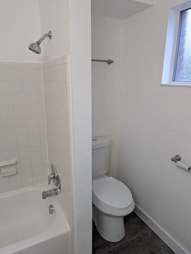 Building Photo - 580 S 470 E