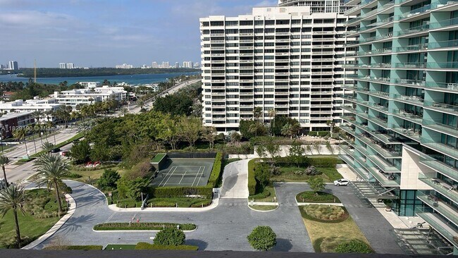 Building Photo - 10185 Collins Ave
