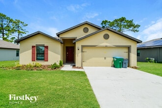 Building Photo - 482 Haversham Rd