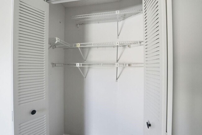 Building Photo - 3300 Jaywood Terrace