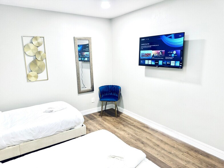 Building Photo - 1063-67 Gillespie Dr