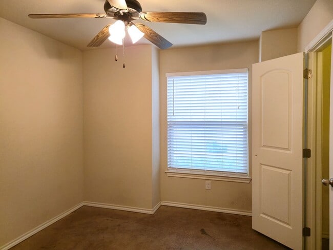 Building Photo - Foxborough addition duplex!