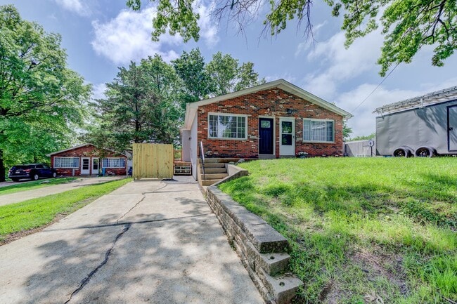 Building Photo - Brand New Renovated 2 bedroom in Arnold