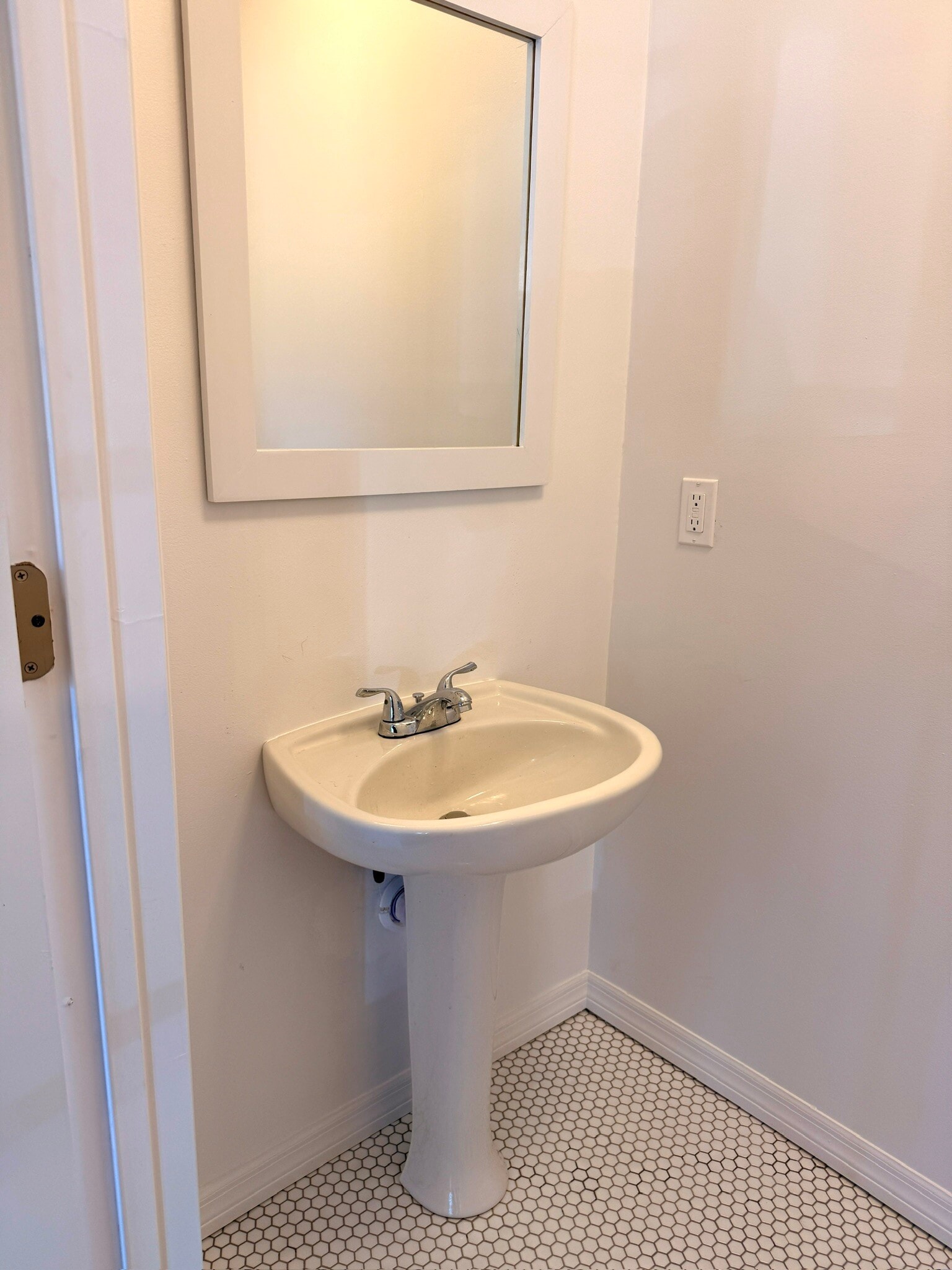 Building Photo - 7220 1st Ave N