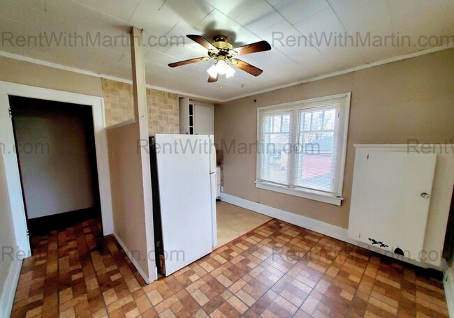 Building Photo - 808-810 W 2nd St