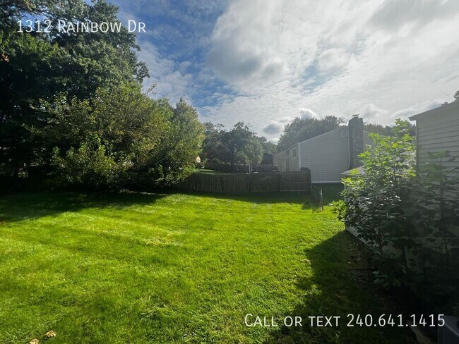 Building Photo - 1312 Rainbow Dr