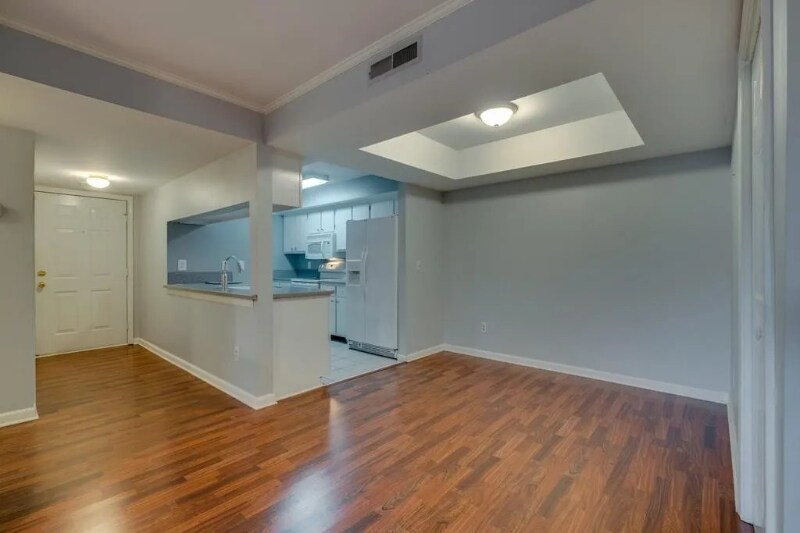 Building Photo - 262 Hillsboro Pl